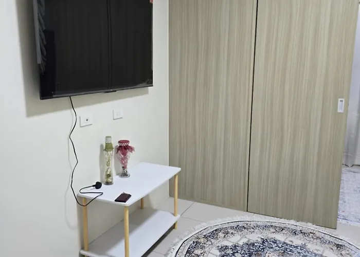 Rhoydez Condotel Breeze *